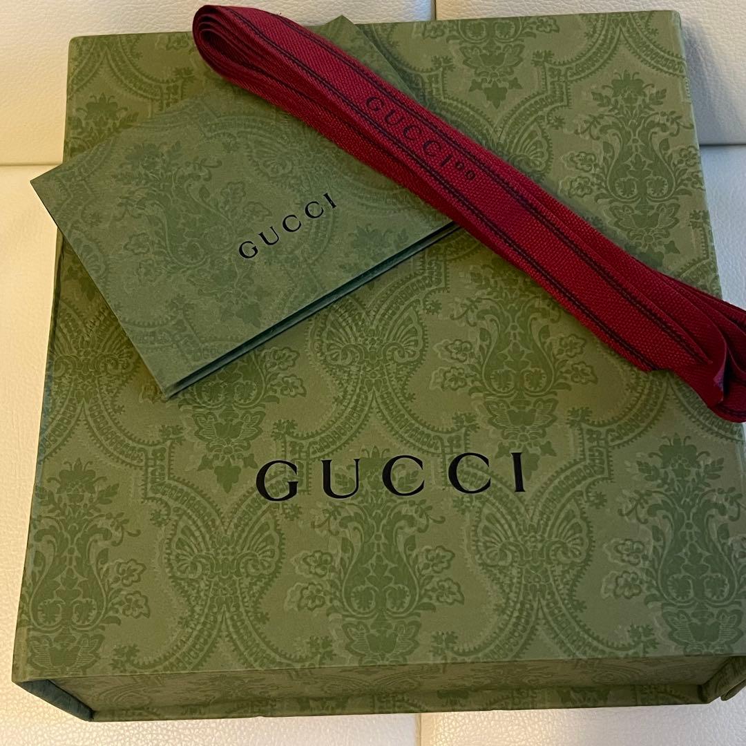 GUCCI 新品未使用　ピンク×ゴールド シュシュ GGロゴ総柄 ヘアアクセ