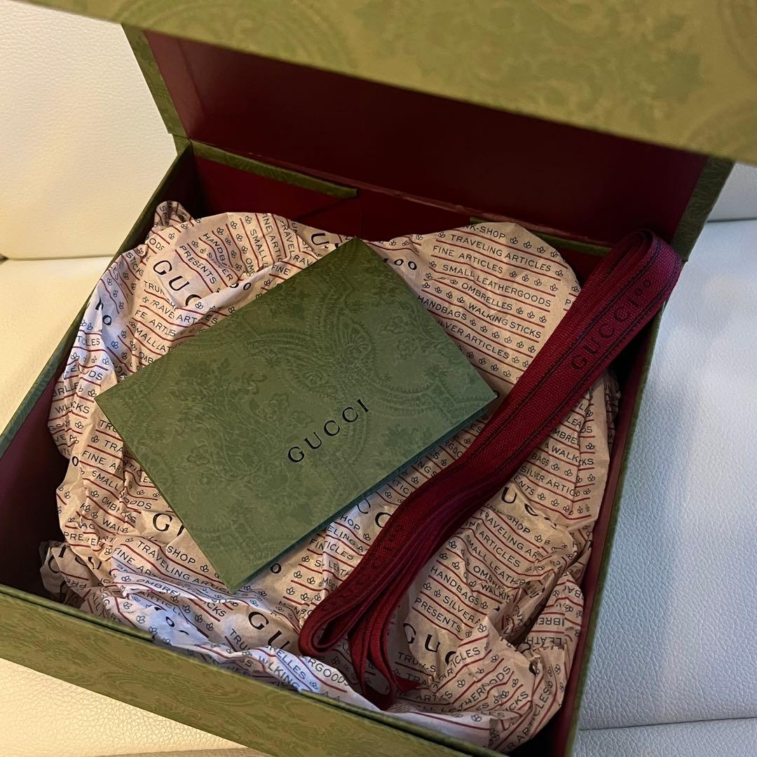 GUCCI 新品未使用　ピンク×ゴールド シュシュ GGロゴ総柄 ヘアアクセ