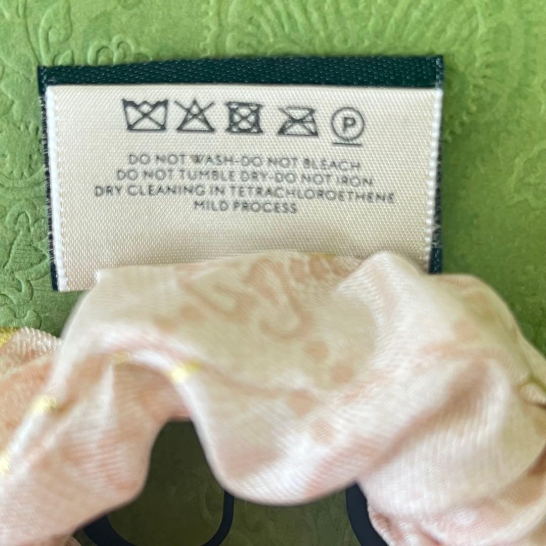 GUCCI 新品未使用　ピンク×ゴールド シュシュ GGロゴ総柄 ヘアアクセ