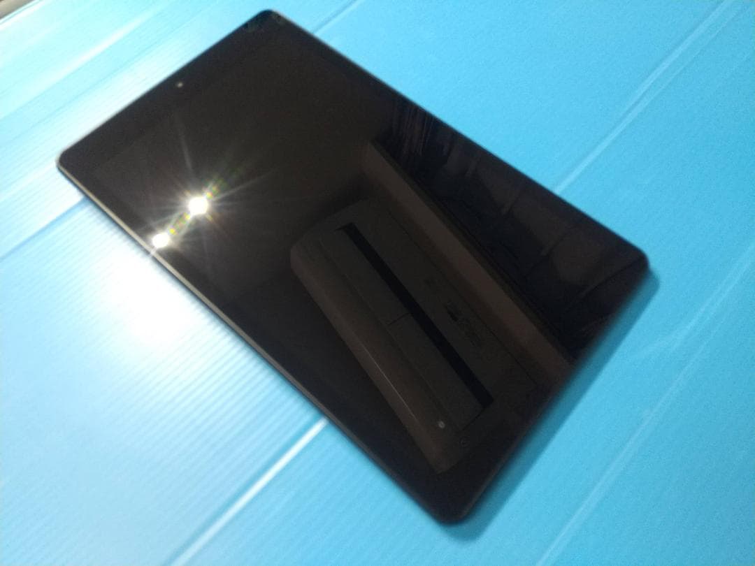 【美品】アイリスオーヤマ LUCA Tablet TM082M4N2