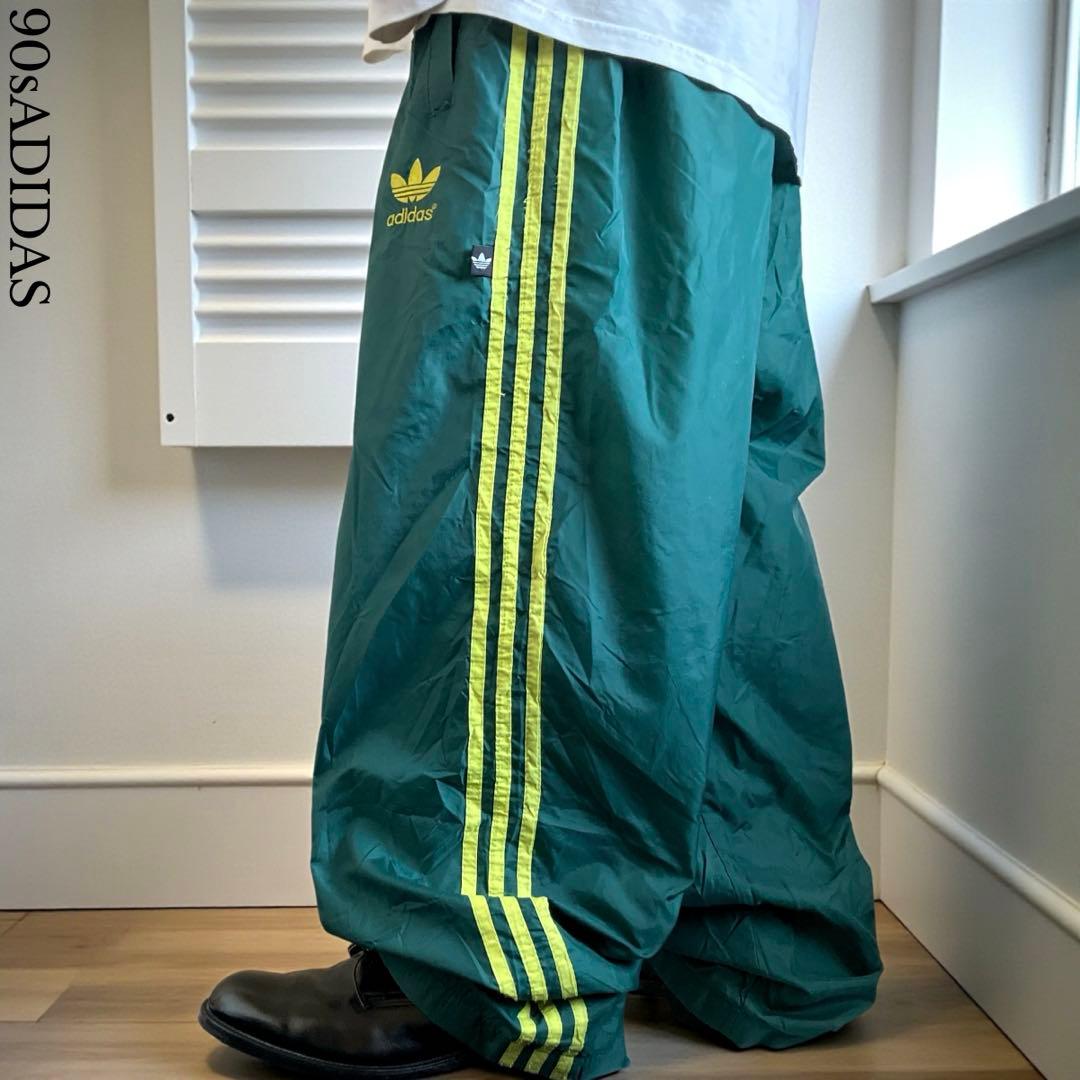 極太90s old adidas バギーナイロントラックパンツ ヴィンテージ緑黄