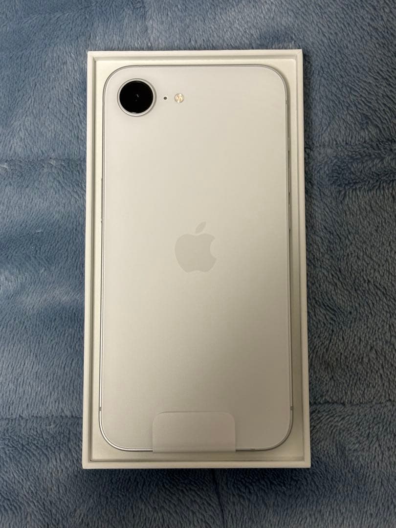 【未使用品】iPhone 16e ホワイト 128GB