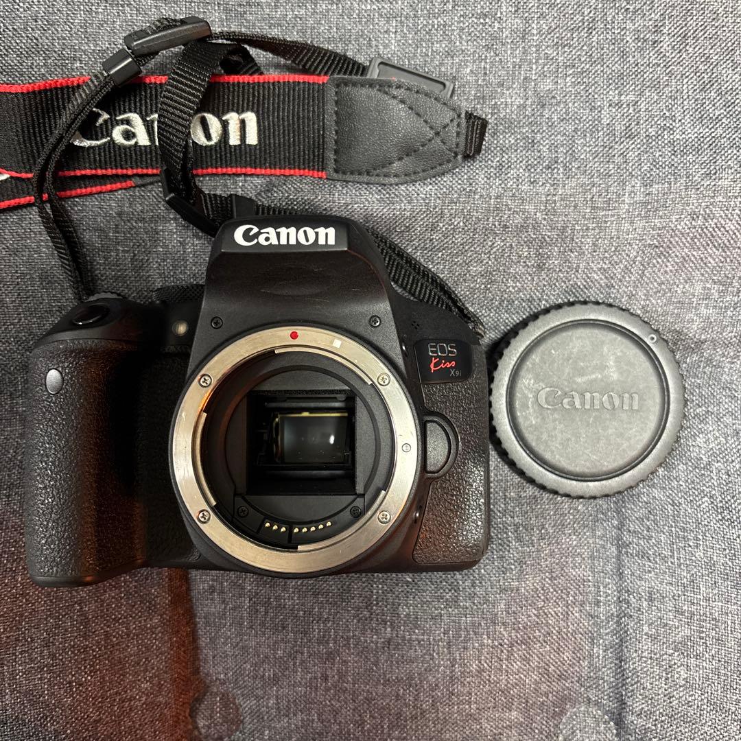 Canon EOS Kiss X9i 本体と付属品