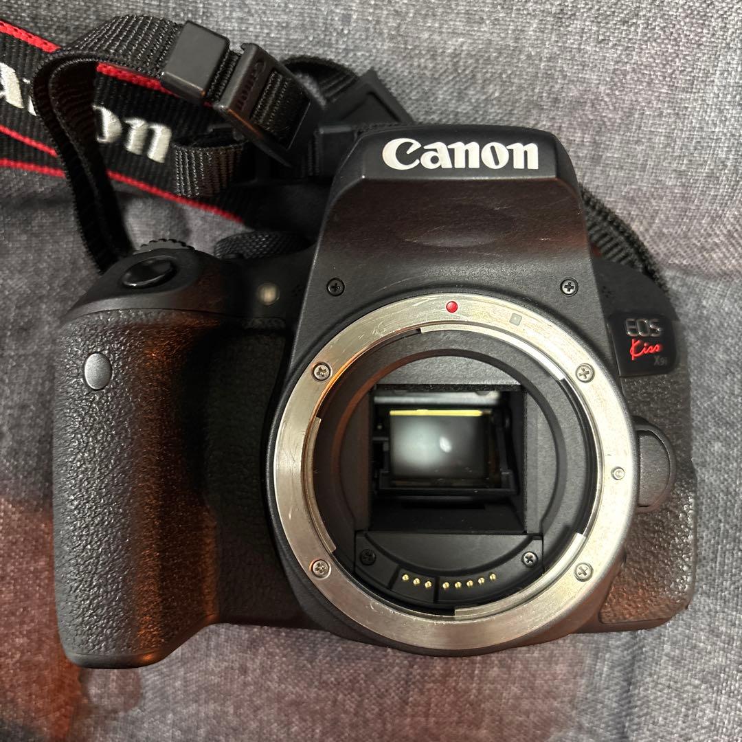 Canon EOS Kiss X9i 本体と付属品