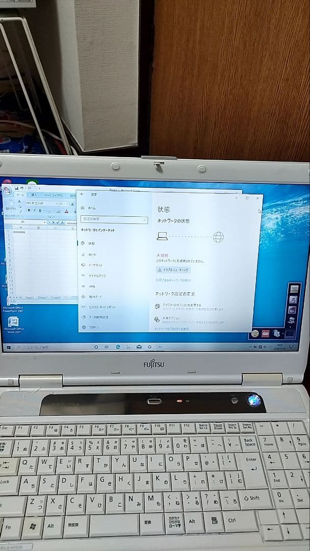 Fujitsu FMV-BIBLO 中古ノートPC 15.6インチ