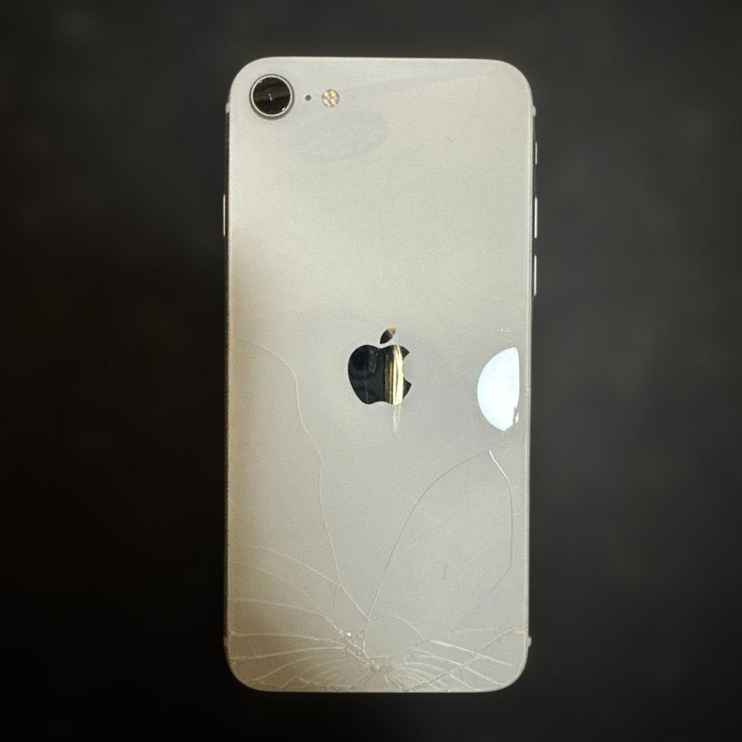 Apple iPhone SE 第2世代 ホワイト 本体 背面ひび割れあり