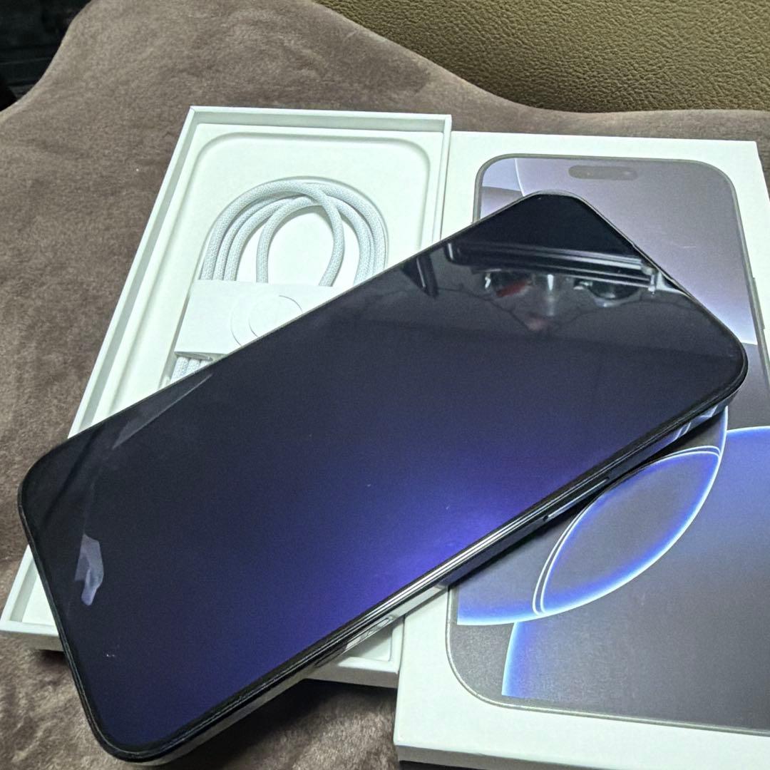 美品iPhone16ProMax 256GB SIMフリー ブラックチタニウム