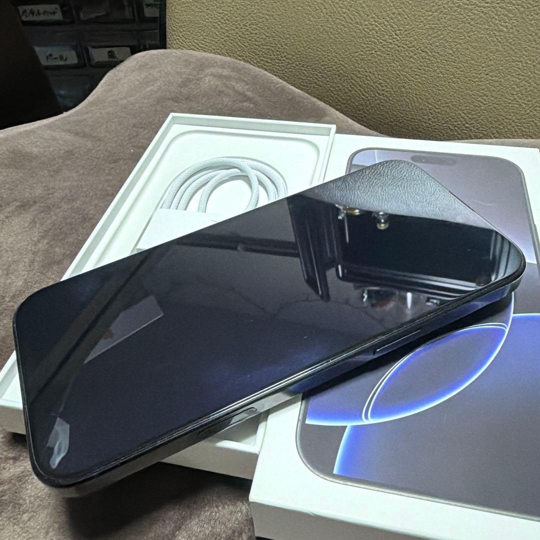 美品iPhone16ProMax 256GB SIMフリー ブラックチタニウム