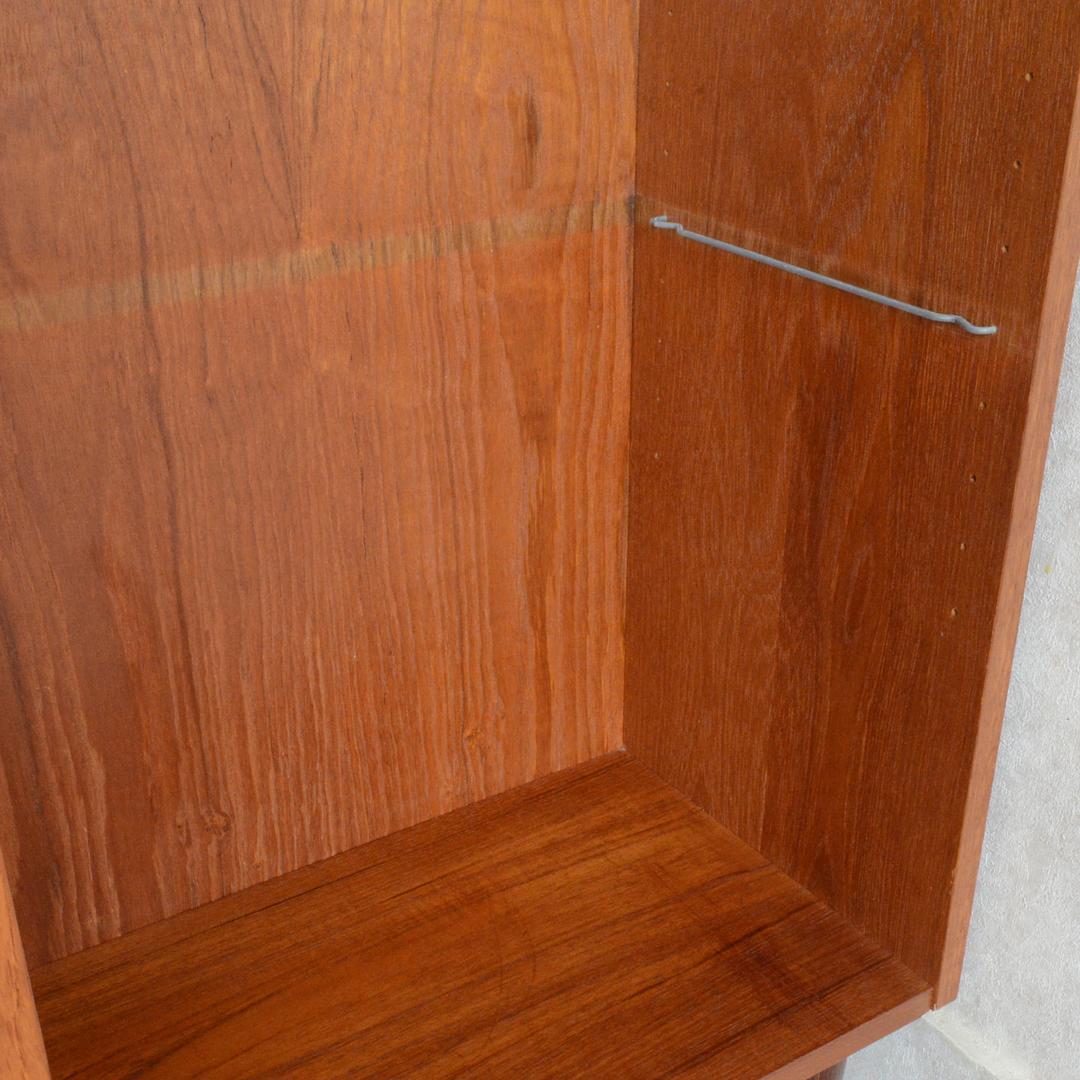 デンマーク 北欧ヴィンテージ チーク ディスプレイシェルフ 北欧家具 3段扉付き