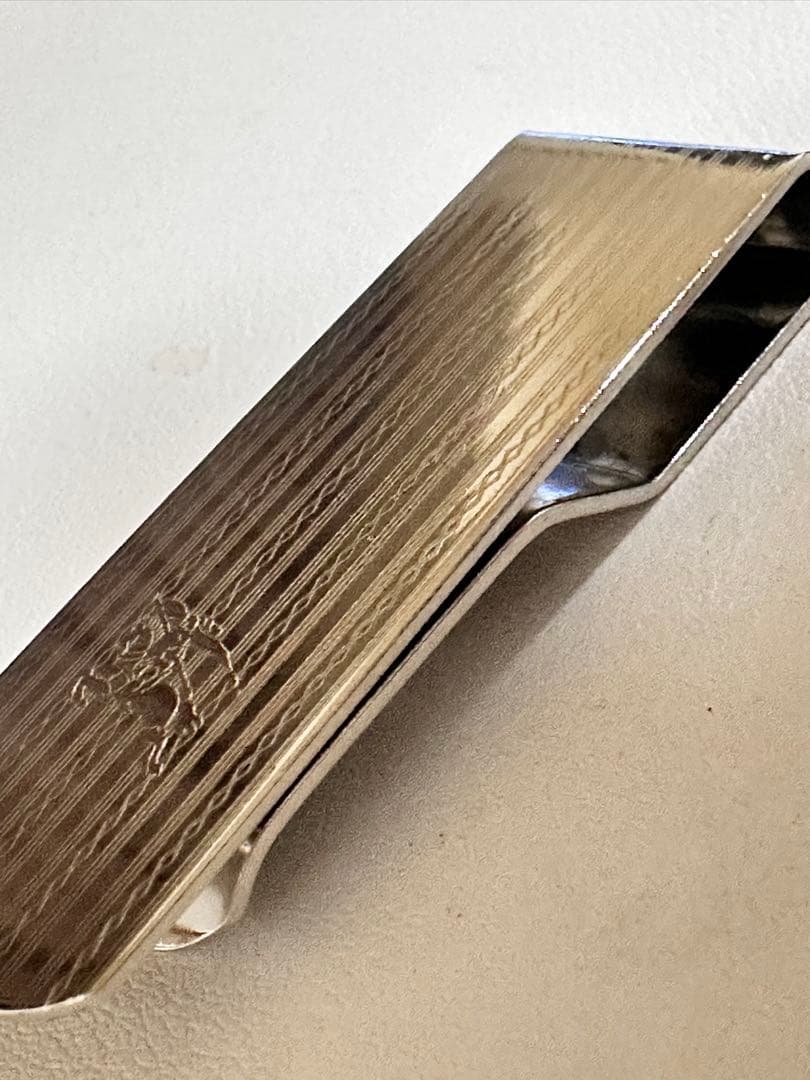 BURBERRY バーバリー マネークリップ 札ばさみ シルバー系　鏡面仕上げ