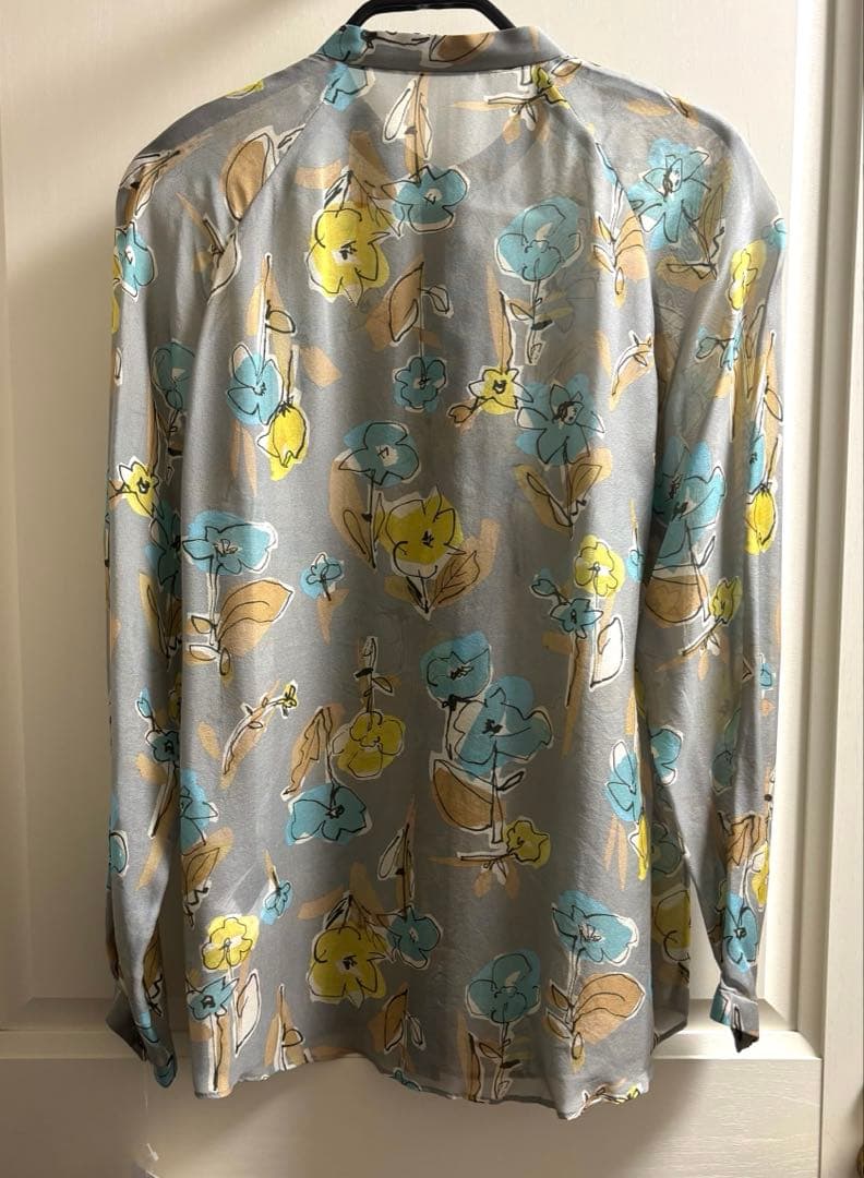 【新品未使用】リンズフラワープリント ボウタイブラウス　トゥモローランド