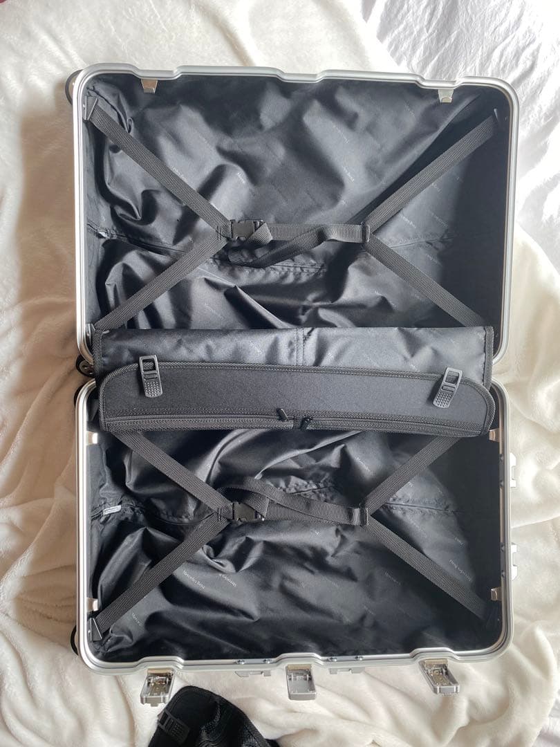 【新品未使用】63L メルセデス luggage RIMOWA風