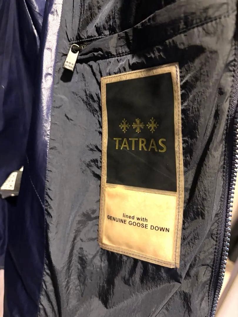 早い者勝ち　TATRAS ポリテアマネイビーダウン タトラスPOLITEAMA紺