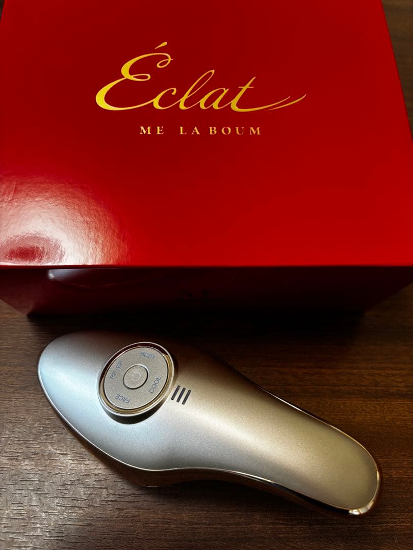 Éclat 美顔器 RF・EP・クール機能　ラボンエクラ