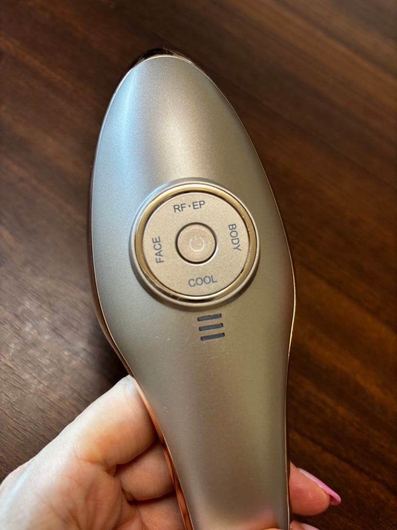 Éclat 美顔器 RF・EP・クール機能　ラボンエクラ