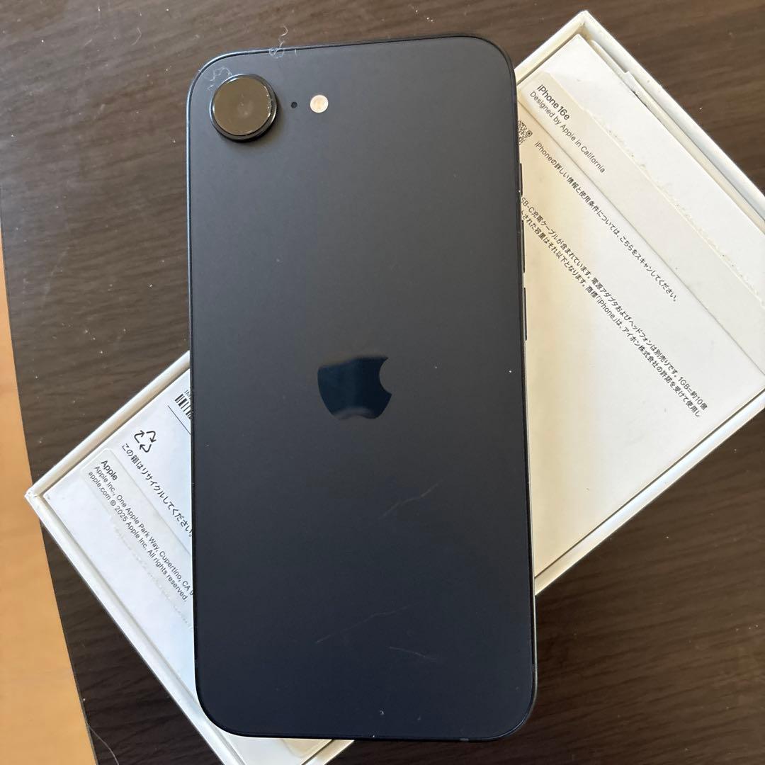 iPhone 16e 128GB ブラック