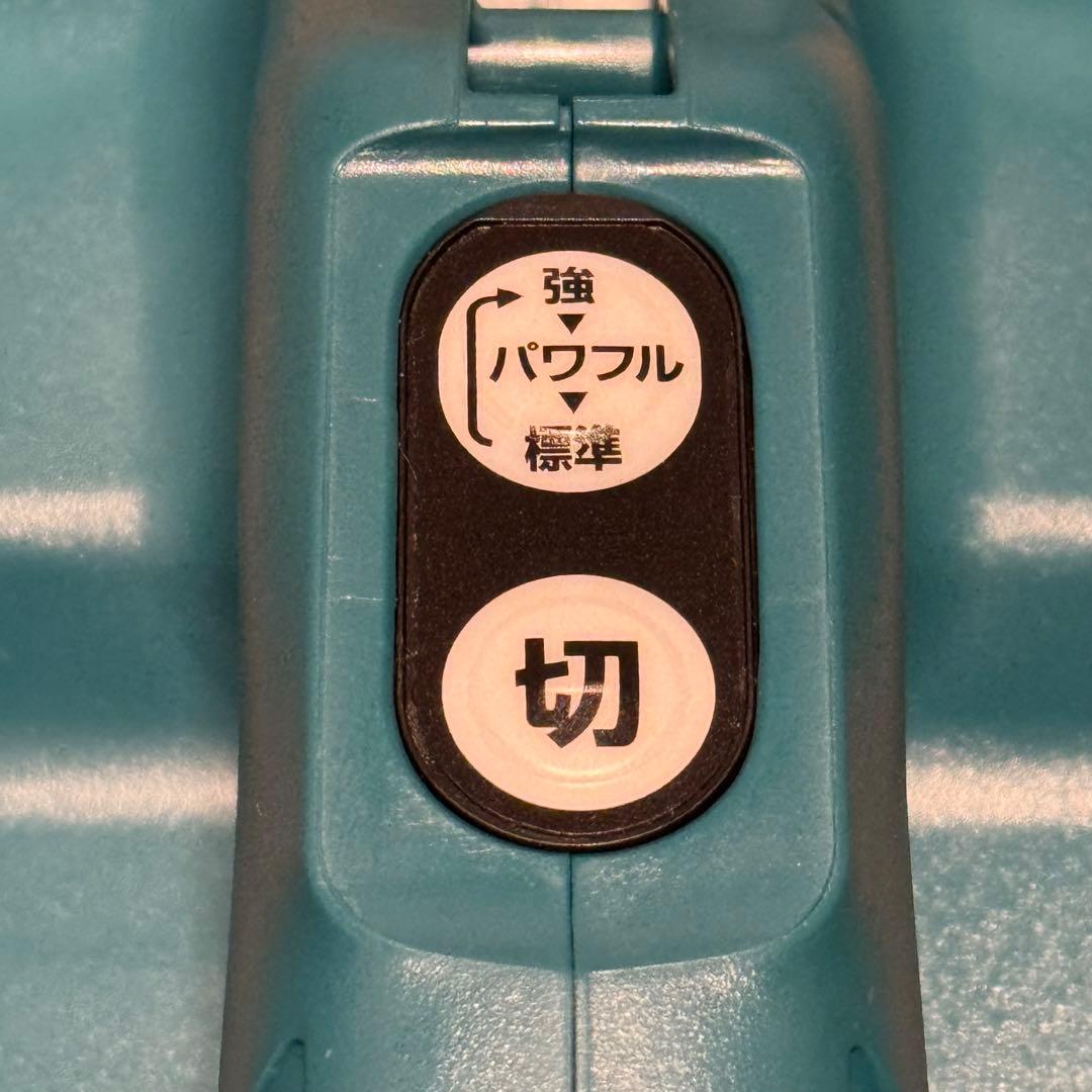 マキタ　CL121D 10.8V充電式クリーナ　ソフトケース付