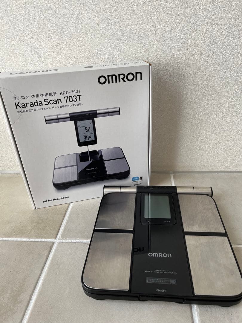 OMRON KaradaScan 703T 体重計
