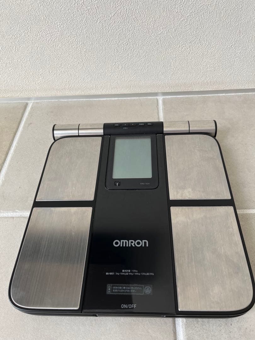 OMRON KaradaScan 703T 体重計