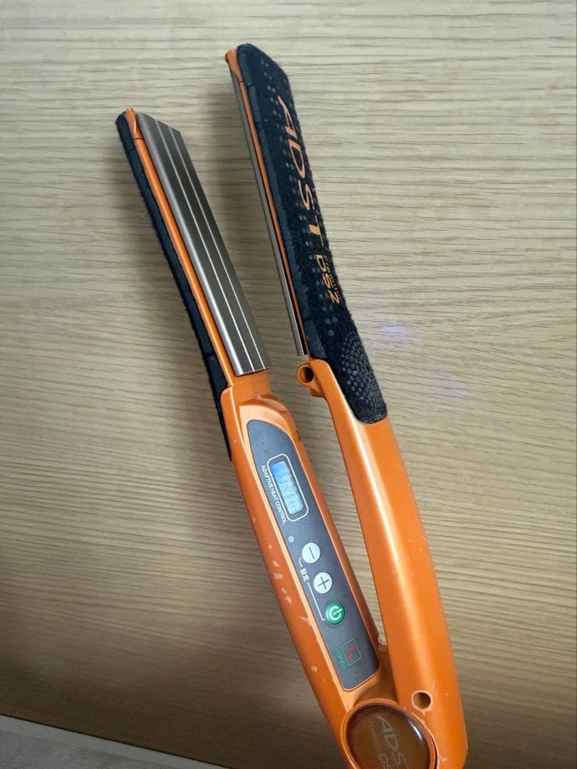 ADST DS2ストレートヘアアイロン 箱無し