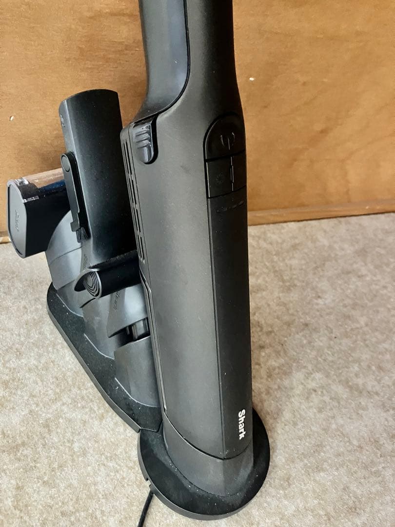 Shark ハンディクリーナー 型式WV405J ダークチョコレート