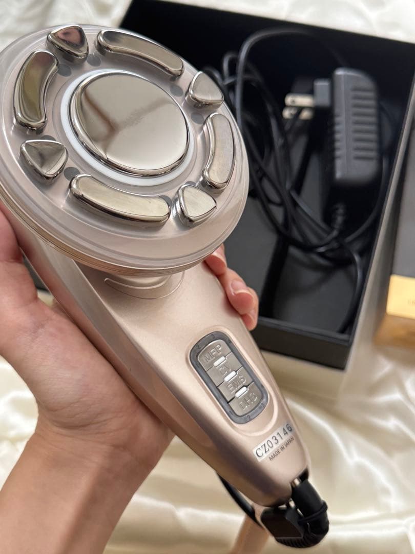 ドクターキャビエットゼウス　EMS美容機器