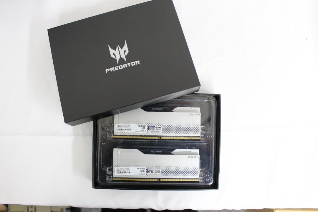 【新品】GLOWAY DDR4-3200 32GB（16GBｘ2）メモリー ①