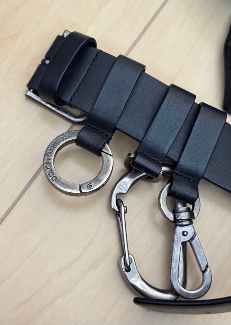 E　DOLCE & GABBANA バケッタレザーユーティリティベルト