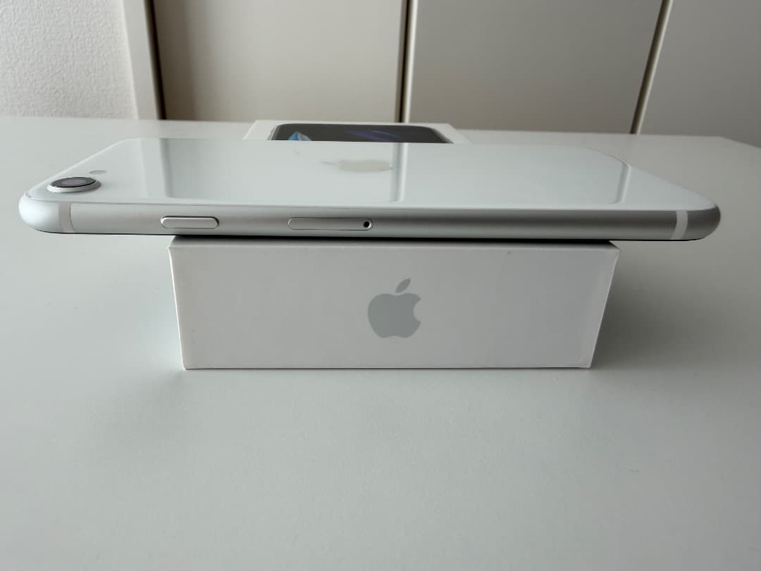 iPhone SE 第2世代 128GB