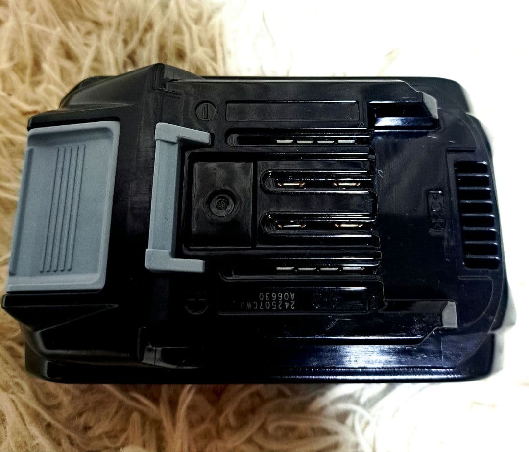 マキタ、純正40V高出力タイプバッテリー新品　BL4040F