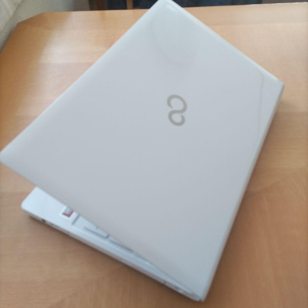 富士通 ホワイト ノートPC LIFEBOOK AH40