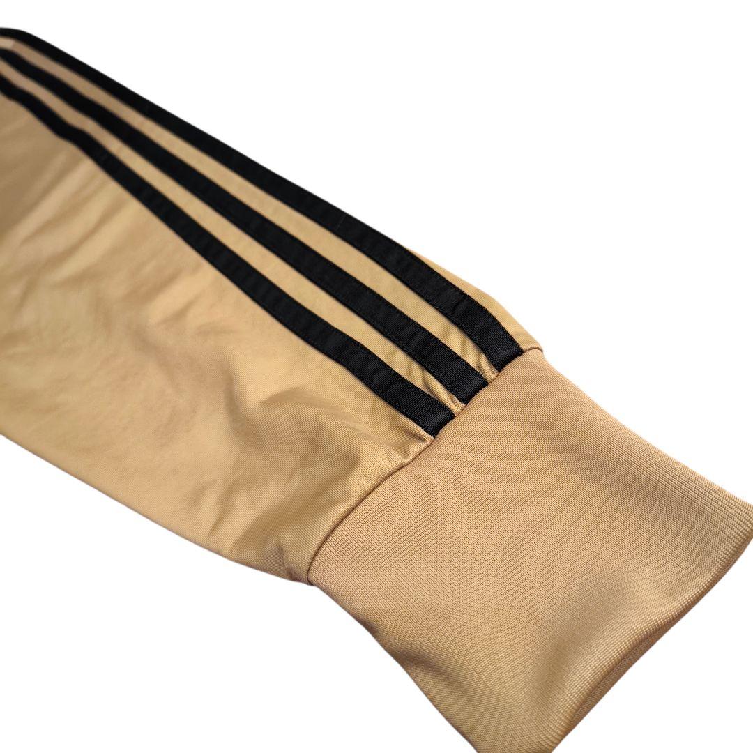 在原みゆ紀 アディダスオリジナルス ファイヤーバード トラックジャケット