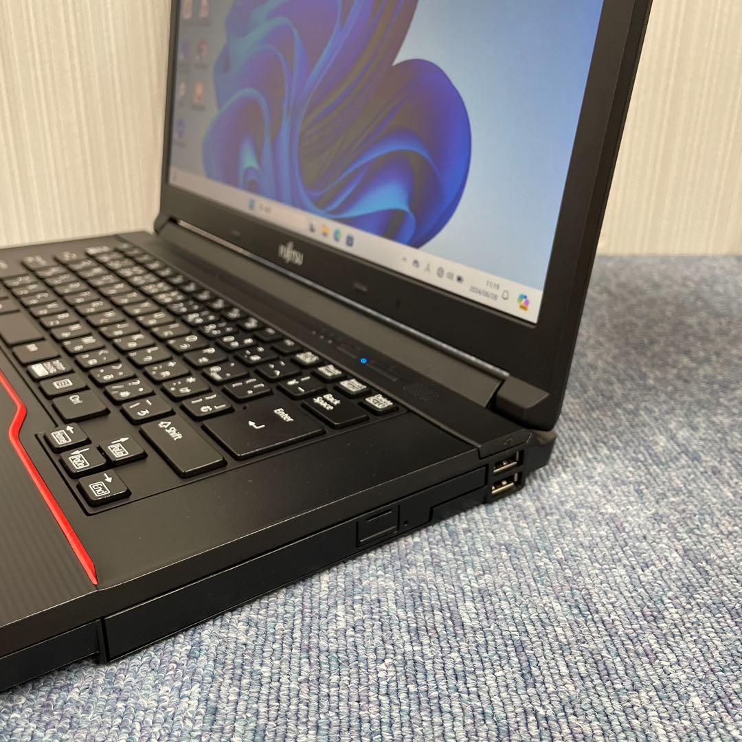 富士通　ノートパソコン　Windows11オフィス付き　爆速SSD搭載