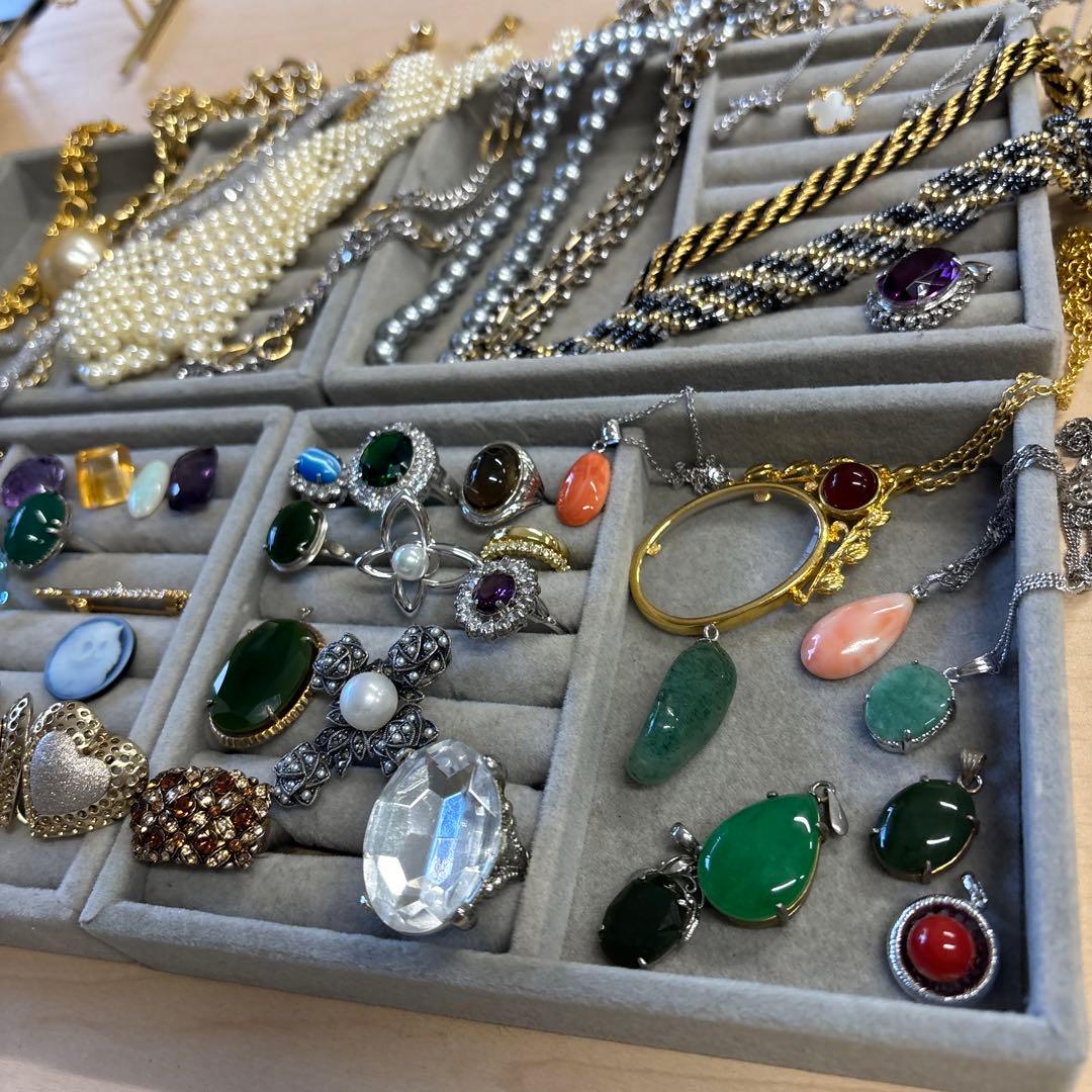 ネックレスセット 多様なデザイン48点　ネックレス　リング　ルース　ブローチ.F