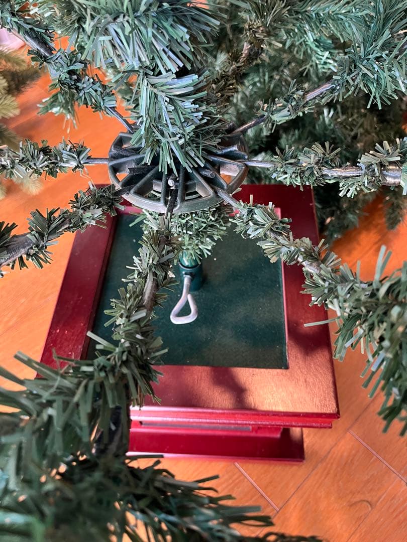 【いーゆーページ】ツリー180センチ　土台木製ポット　LEDライト付き