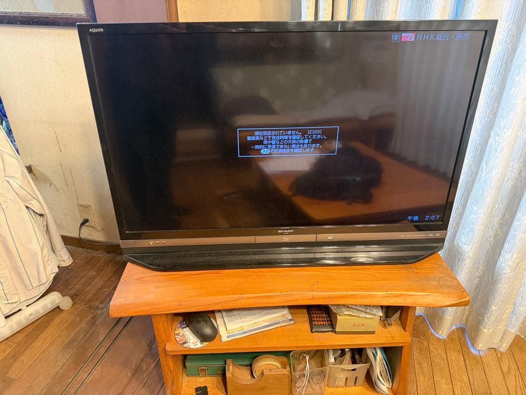 シャープAQUOSアクオス　液晶カラーテレビ　40　DVD Blu-ray内蔵