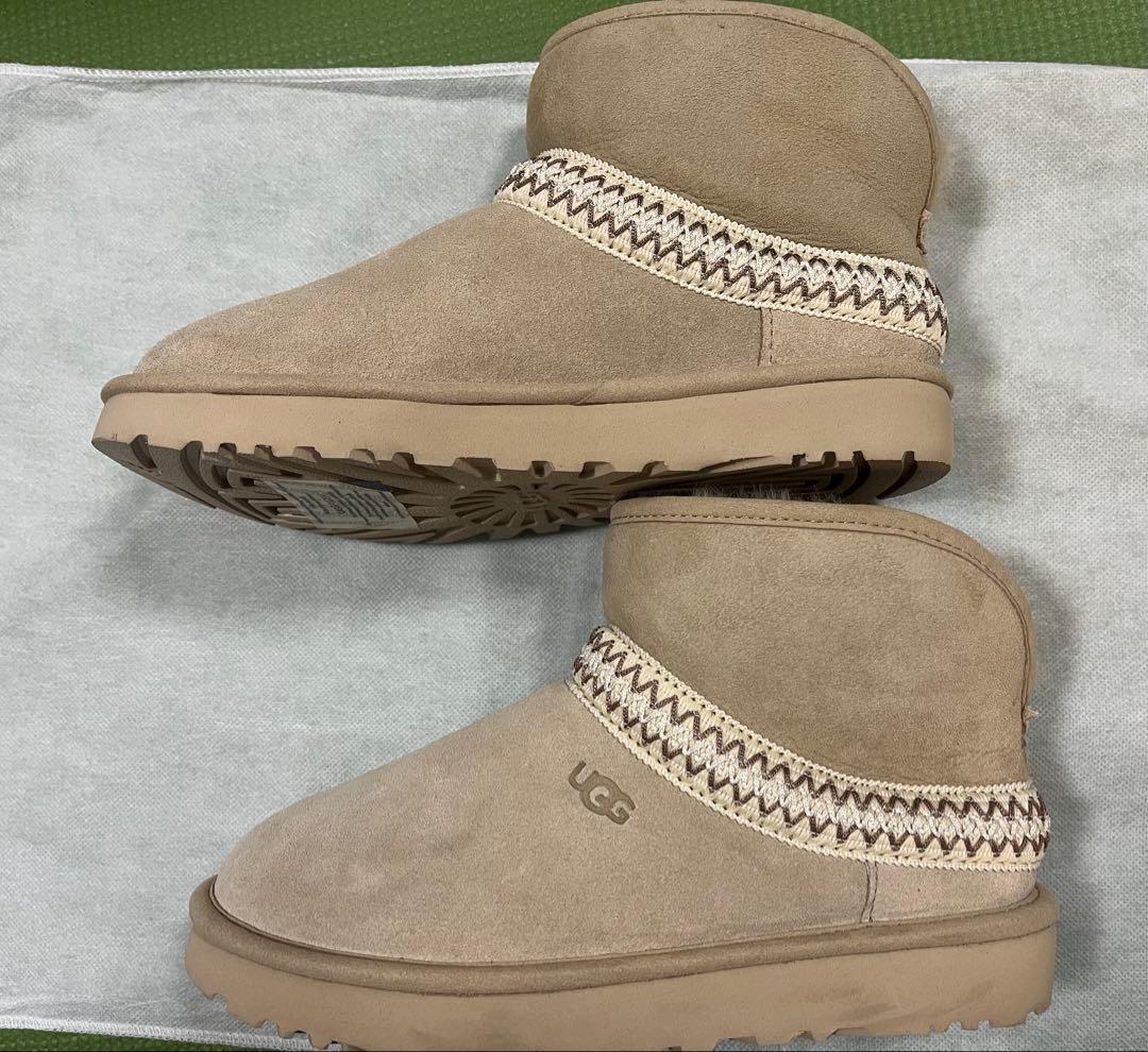 お値下げ【新品】UGG W CLASSIC MINI CRESCENT ブーツ