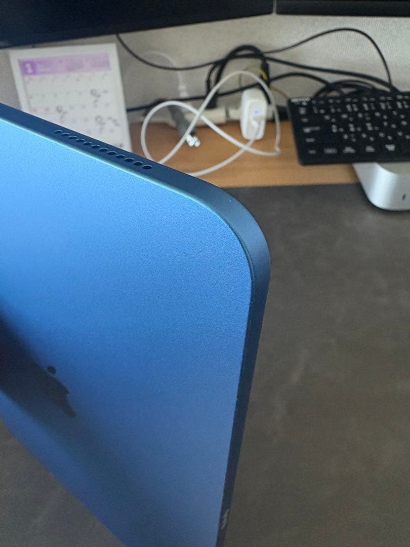 Apple iPad (第11世代) wifiモデル128GBブルーケース付き