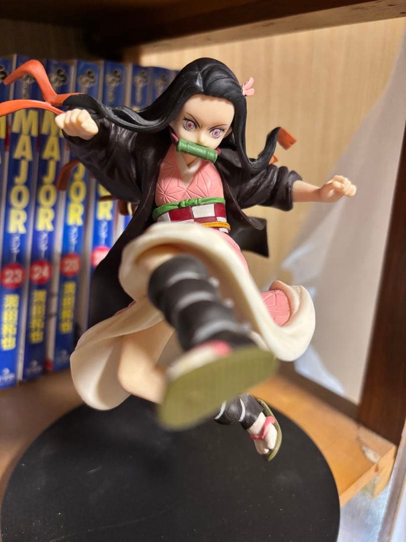 ネズコ 蹴りポーズ フィギュア