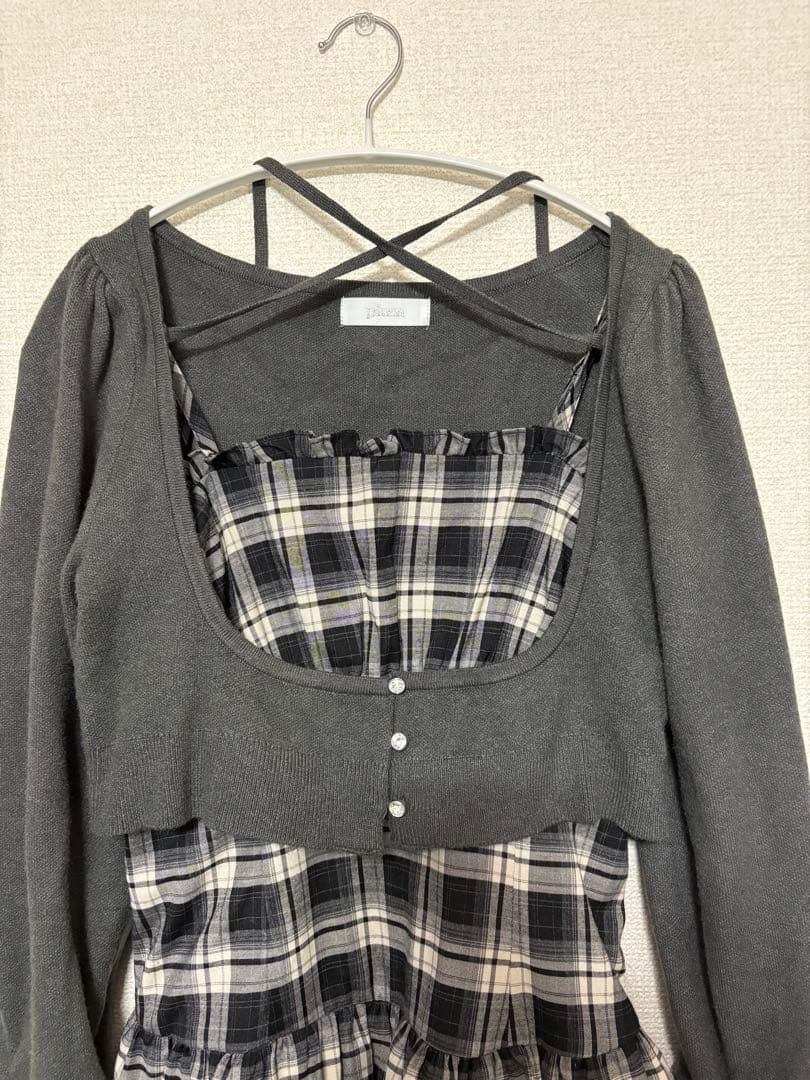 pium ビジューカーデ×チェックワンピセット