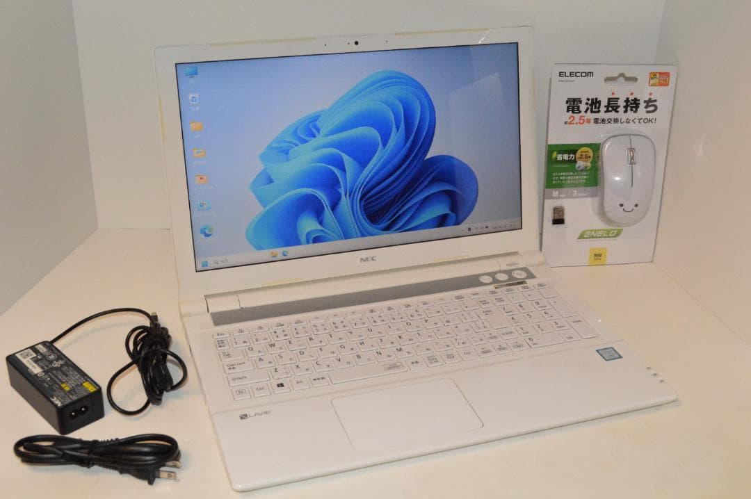 ホワイトLAVIE第8世代Corei7/32G/新品SSD1TB BD再生