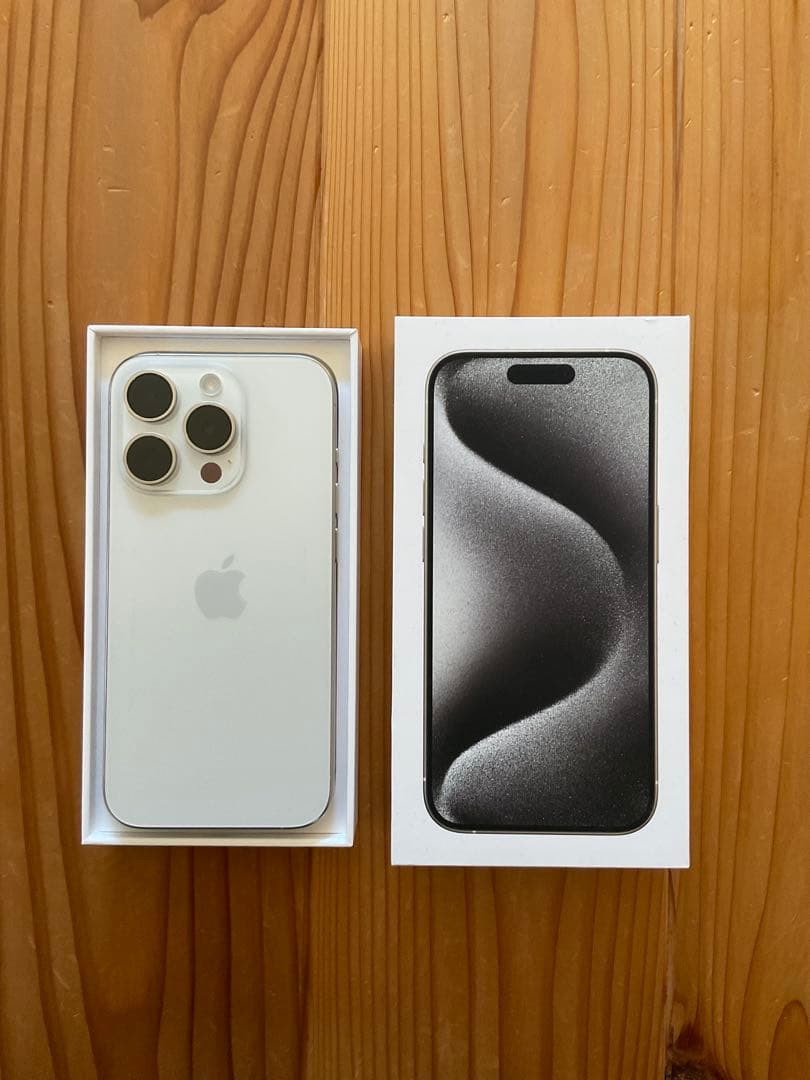SIMフリー　iPhone15pro 256GB ホワイトチタニウム