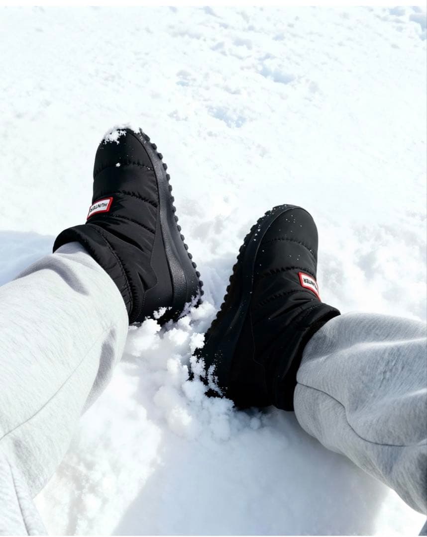 新品未使用タグ付きHUNTER スニーカー　パフド トラベル フロー トレーナー