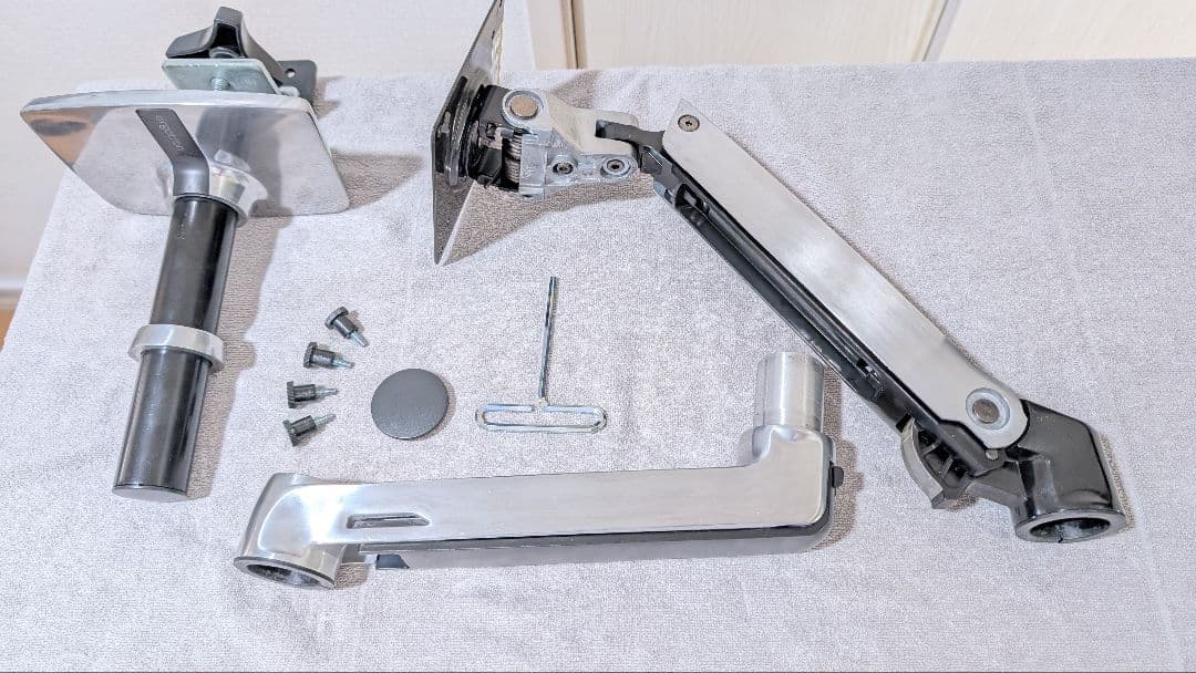 Ergotron LX モニターアーム