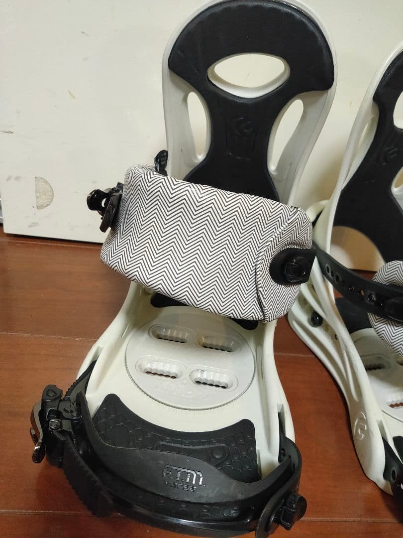 FLUX フラックス PR スノーボードビンディング ホワイト/ブラック