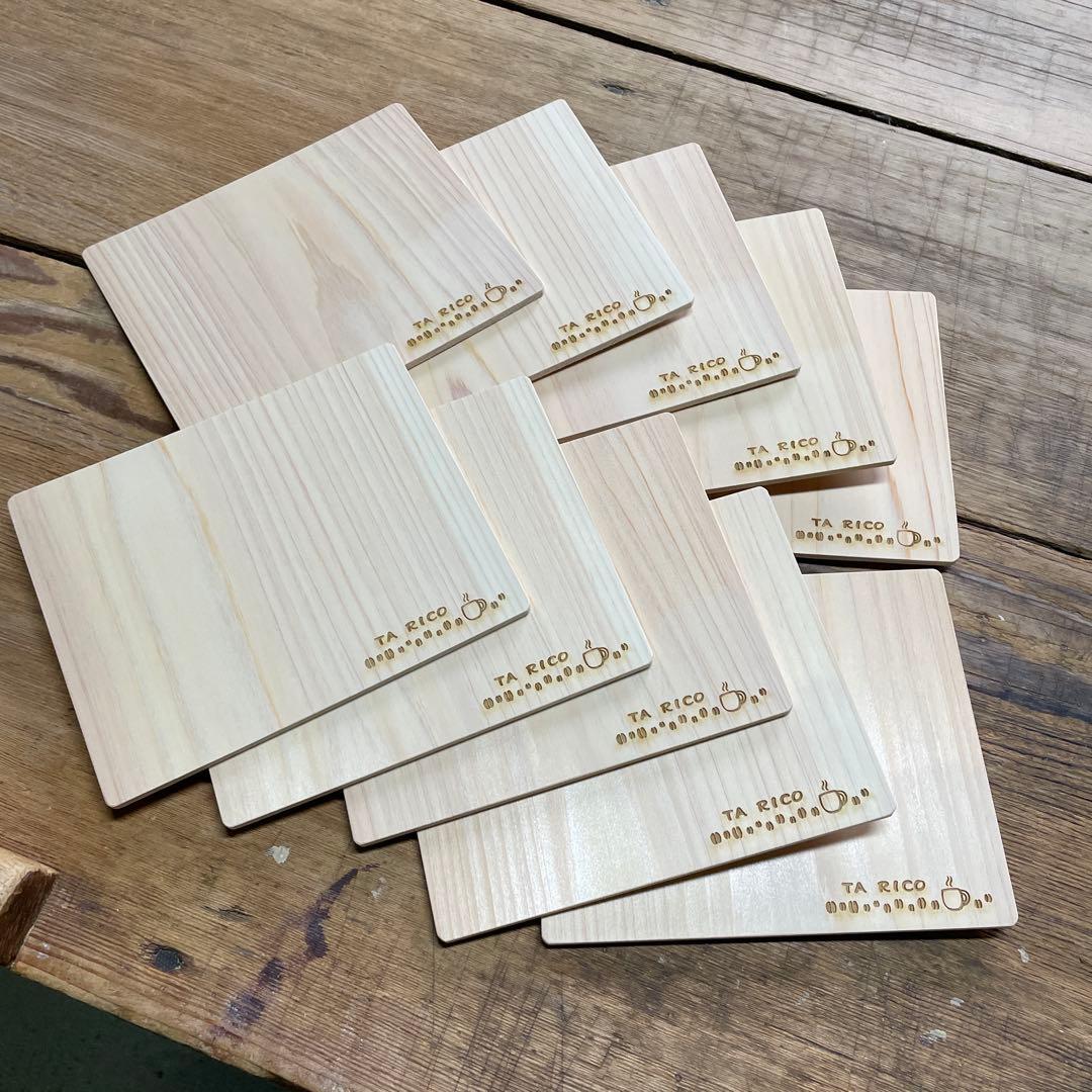 ノエルページ　パン木皿　吉野産檜　約15×18センチ　10枚