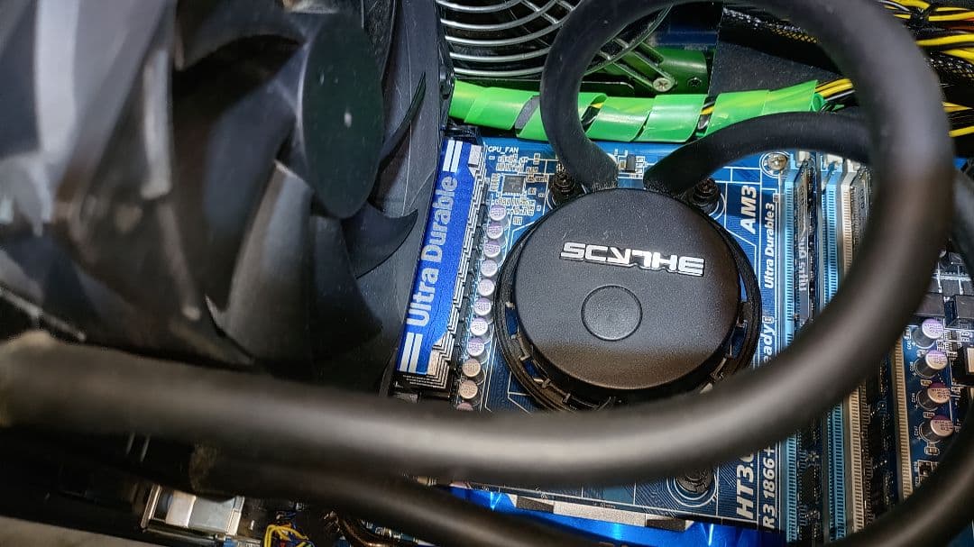 ミドルタワーPCケース MSIグラフィックカード付き ジャンク