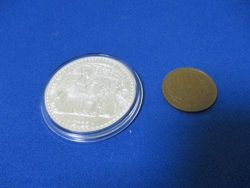 セントヘレナ ウナとライオン1ポンド銀貨☆2022年／未使用／エリザベス女王／