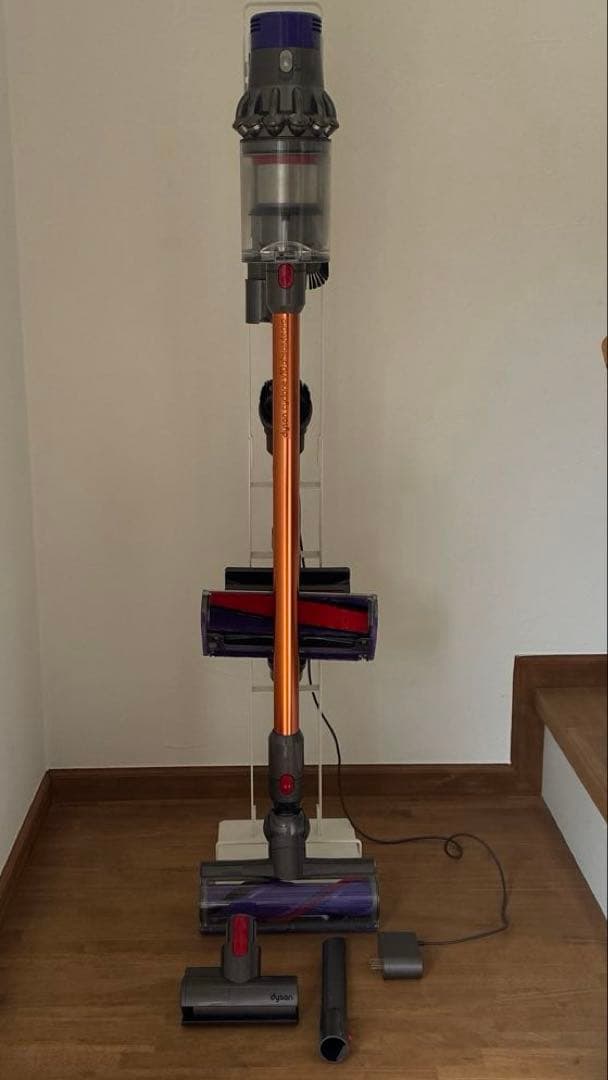 ダイソン　サイクロンV10 & Yamazaki コードレスクリーナースタンド