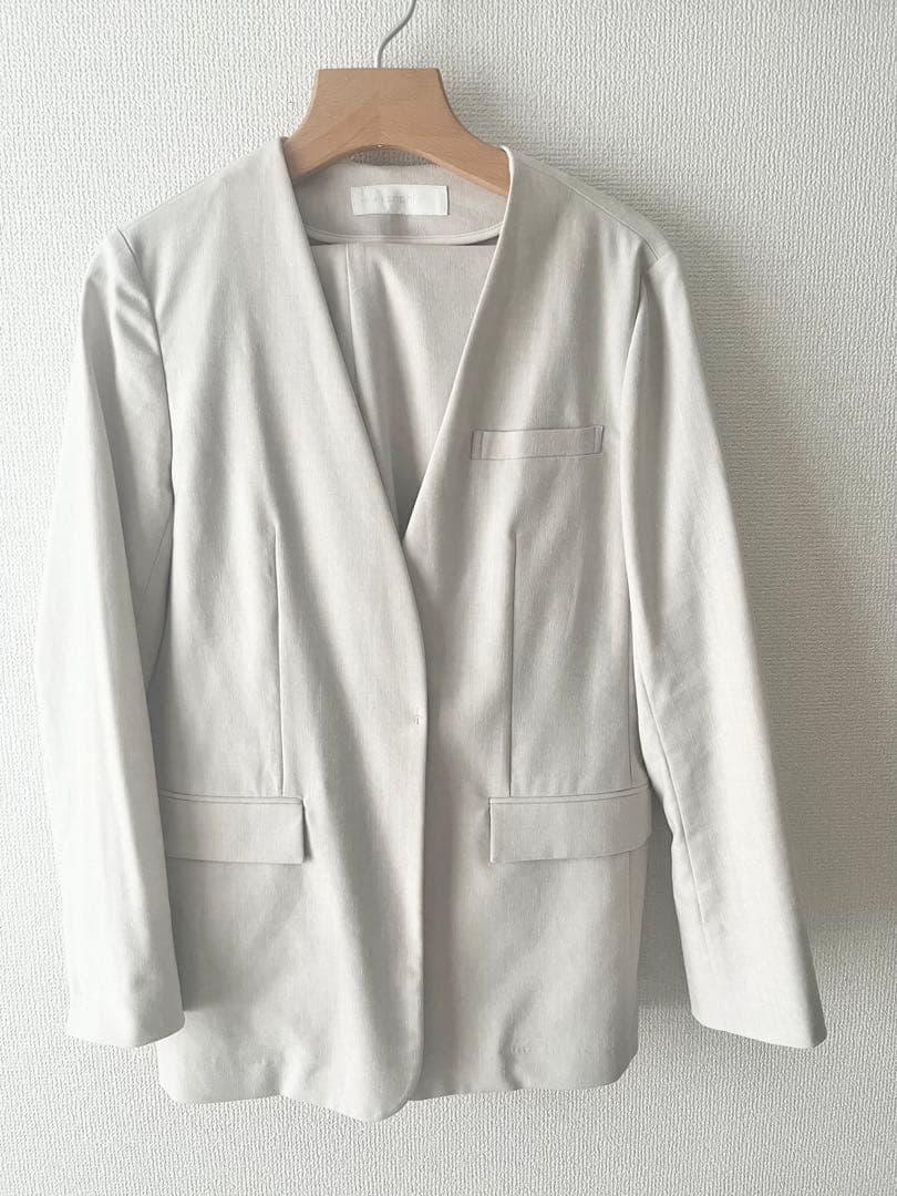 【セットアップ】ノーリーズソフィー ノーカラージャケット&テーパードパンツ